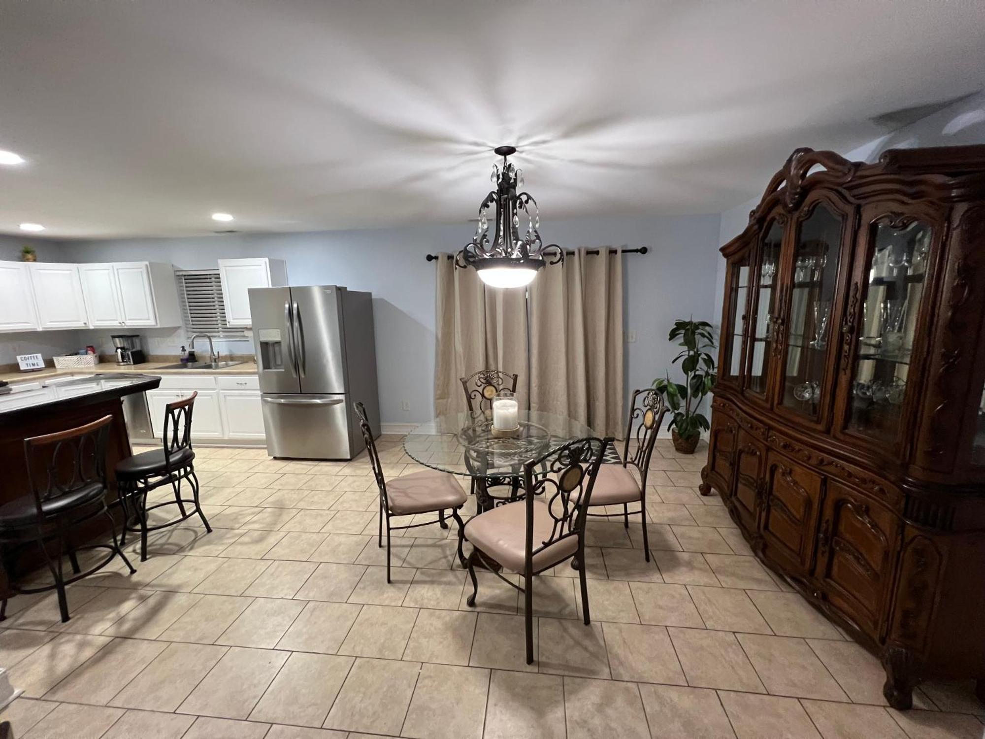 Family House With Jacuzzi Charlotte
